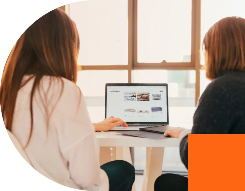 Une équipe échange dans les bureaux de GTI
