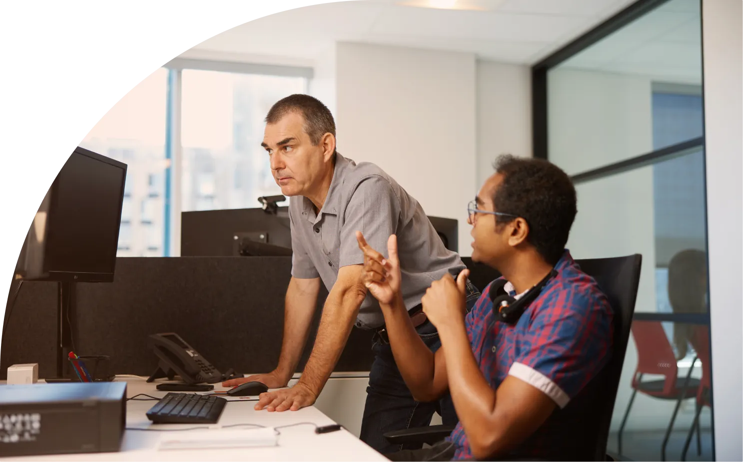 Two GTI specialists modernizing a software solution